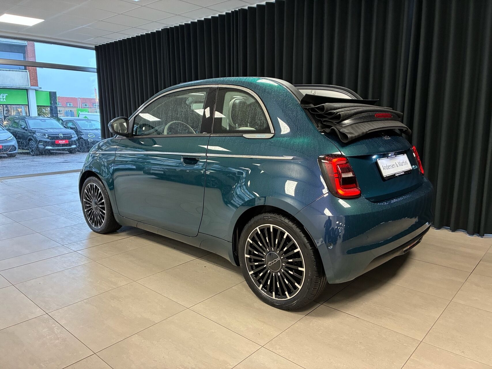 Grøn Fiat 500e fra 2024