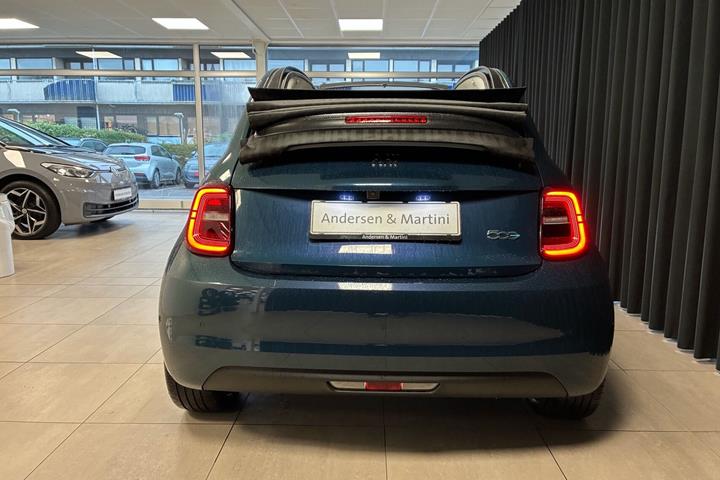 Grøn Fiat 500e fra 2024