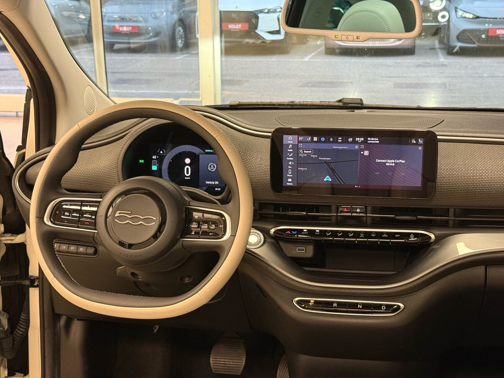 Hvid Fiat 500e fra 2024