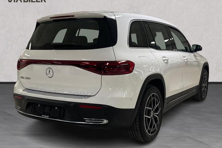 Hvid Mercedes EQB250+ fra 2024