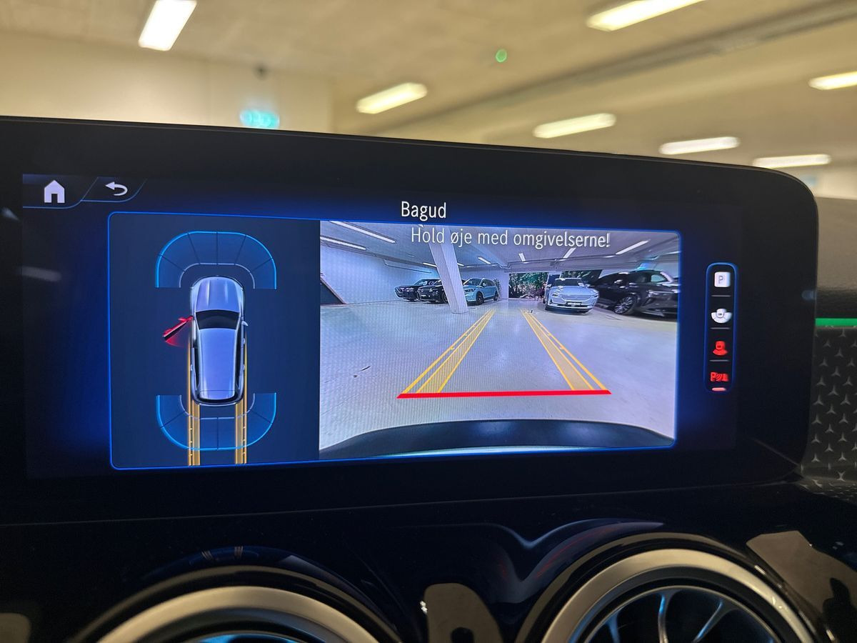 Hvid Mercedes EQB250+ fra 2024