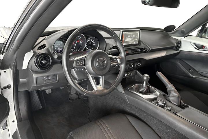 Hvid Mazda MX-5 fra 2018