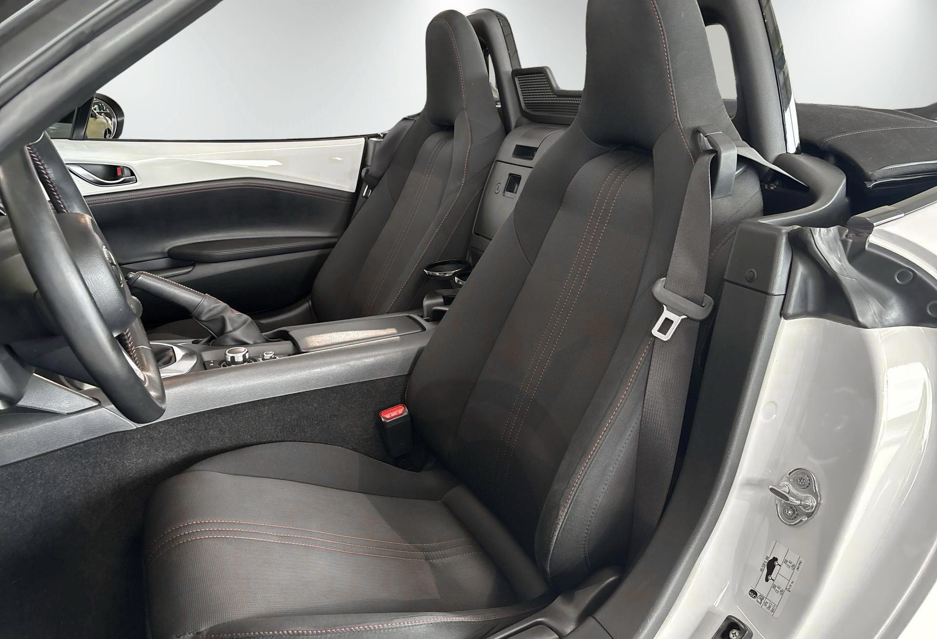 Hvid Mazda MX-5 fra 2018