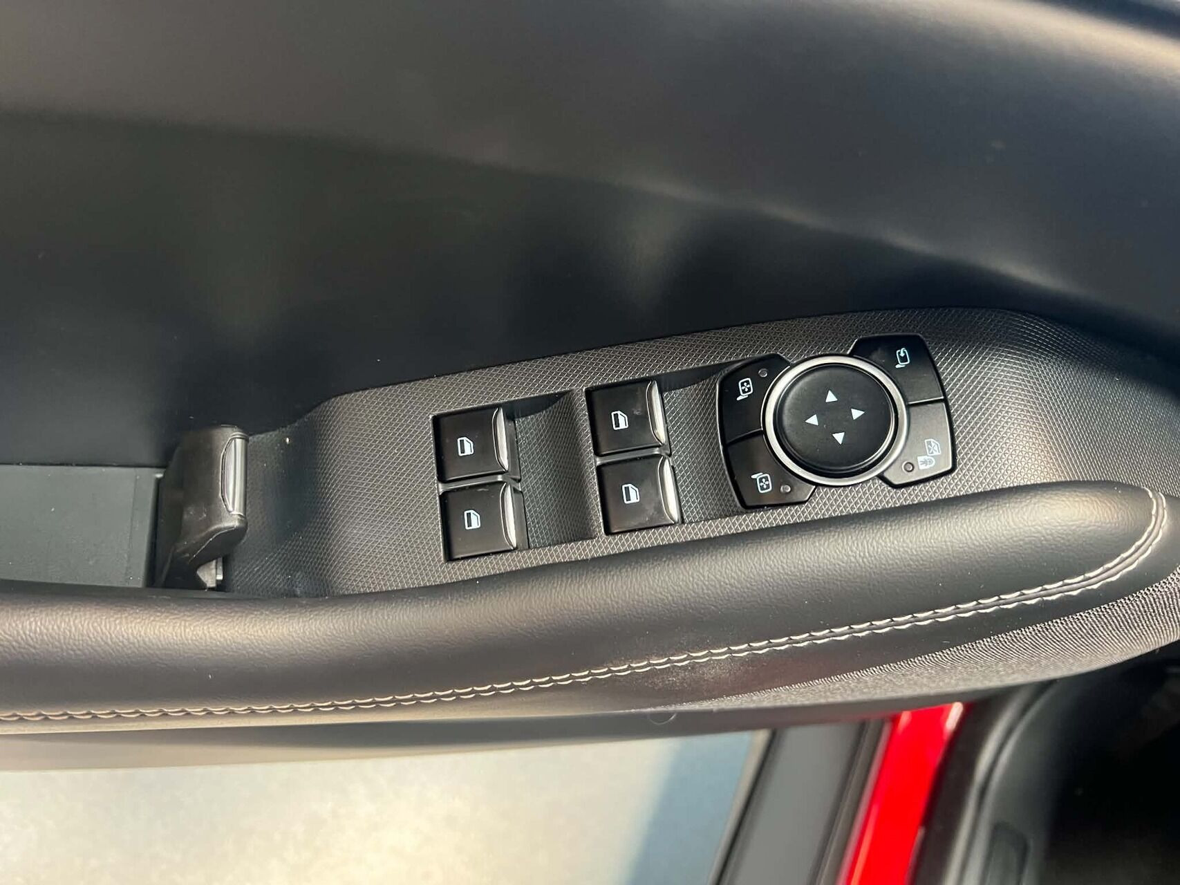 Rød Ford Mustang Mach-E fra 2023
