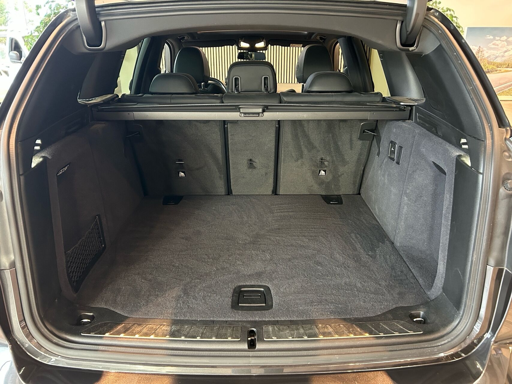 Grå BMW iX3 fra 2023