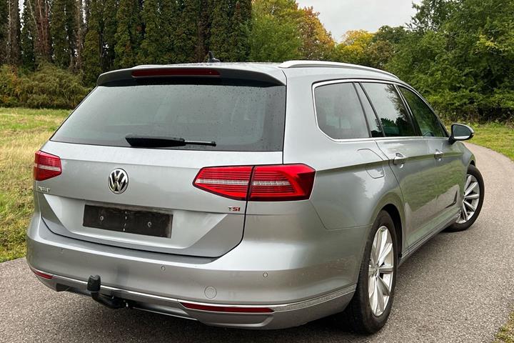 Sølv VW Passat fra 2017