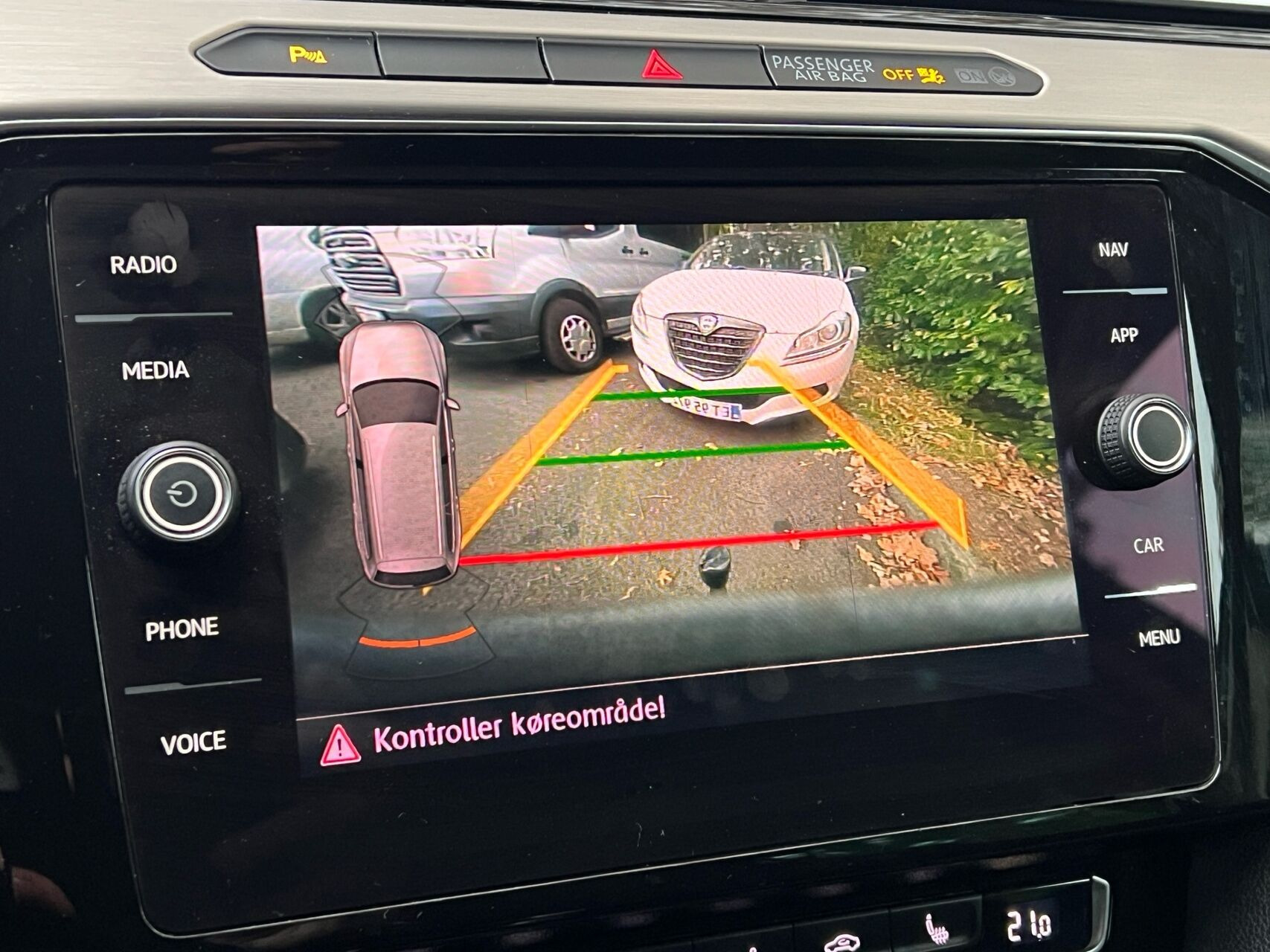 Sølv VW Passat fra 2017