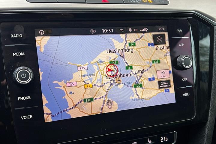 Sølv VW Passat fra 2017