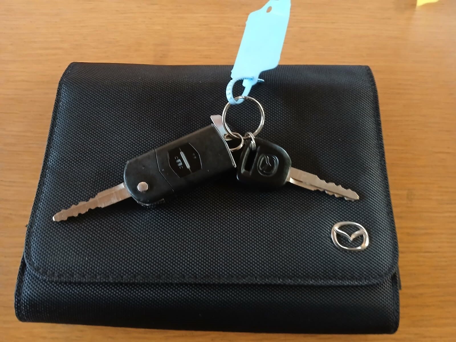 Rød Mazda 2 fra 2014