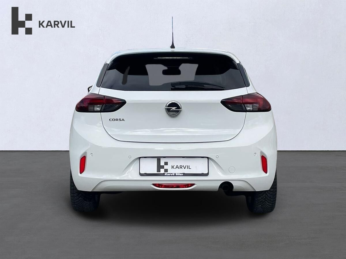 Hvid Opel Corsa fra 2023