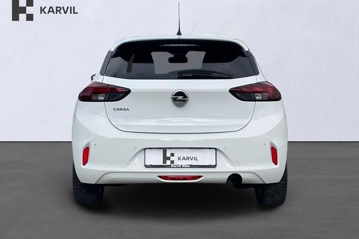 Hvid Opel Corsa fra 2023