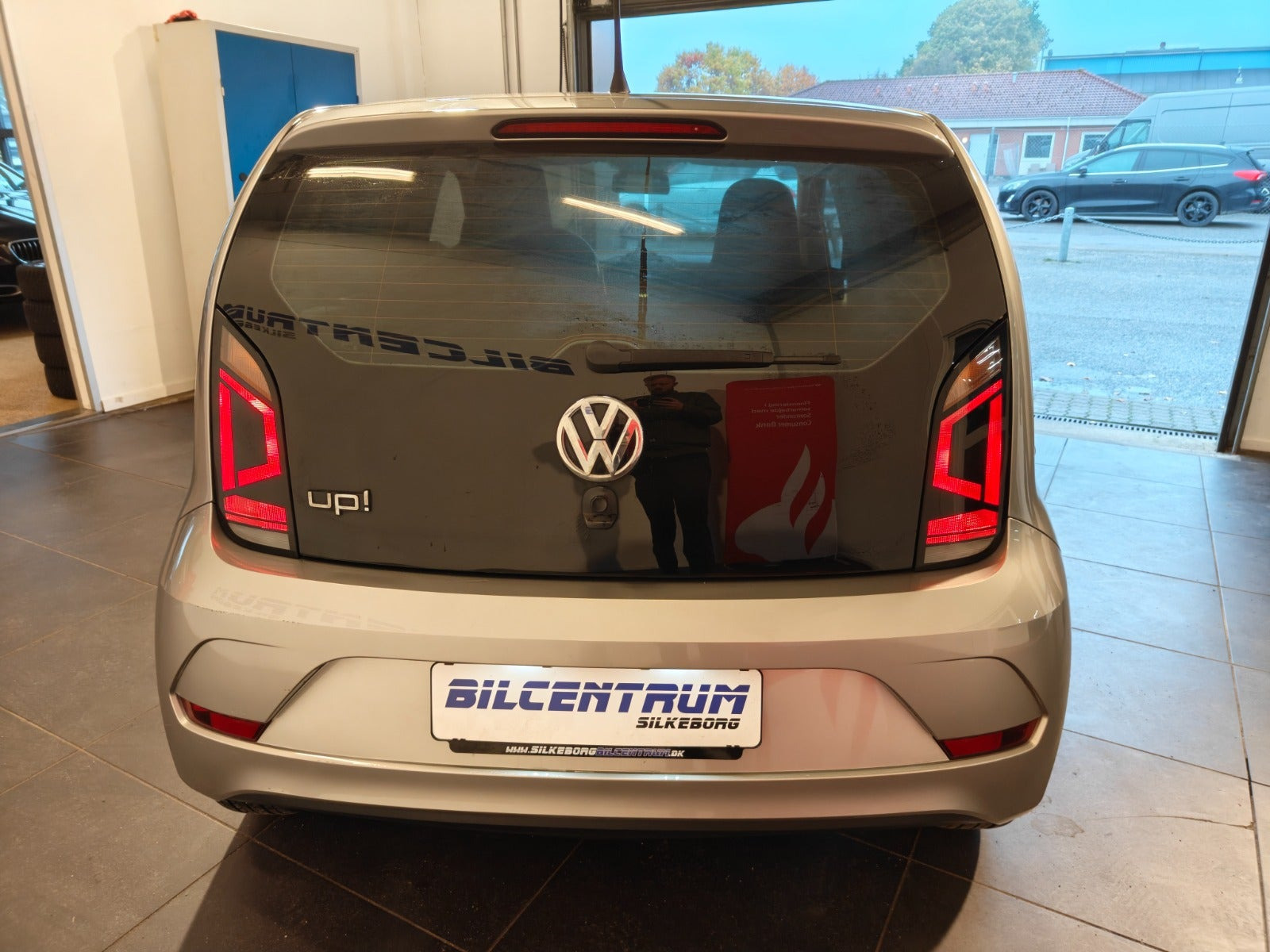 Grå VW UP! fra 2018