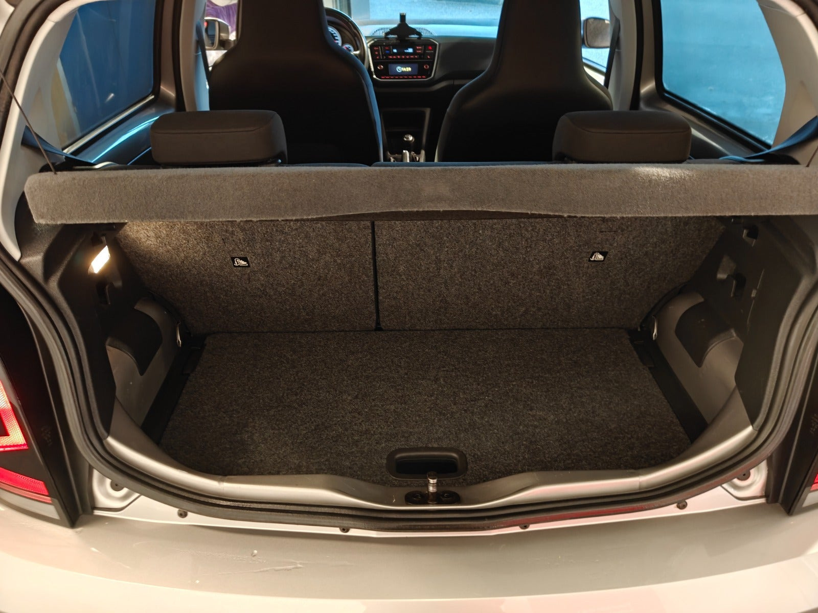 Grå VW UP! fra 2018