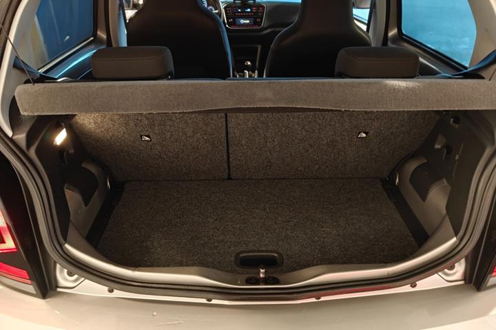 Grå VW UP! fra 2018