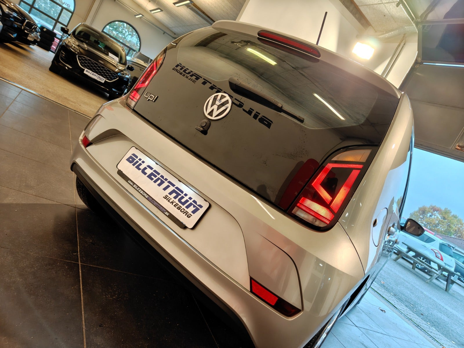 Grå VW UP! fra 2018