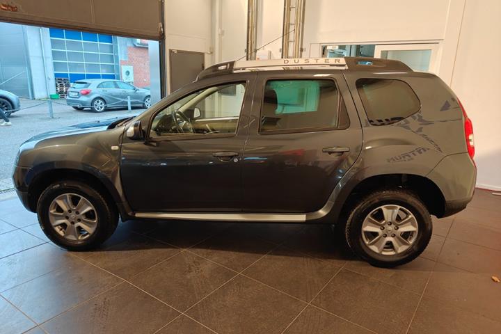 Sort Dacia Duster fra 2016
