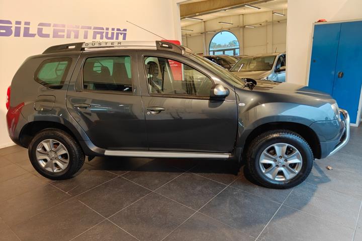 Sort Dacia Duster fra 2016