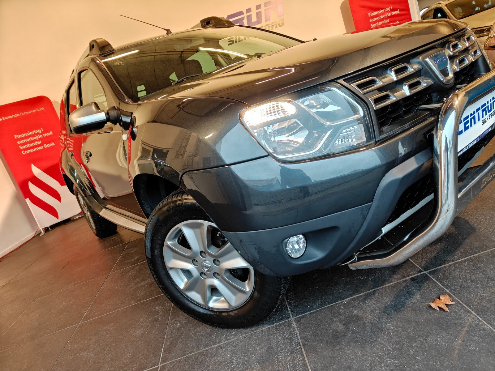 Sort Dacia Duster fra 2016