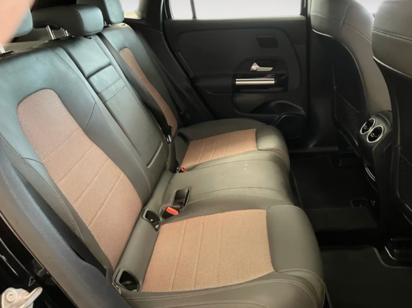 Sort Mercedes EQA250+ fra 2022