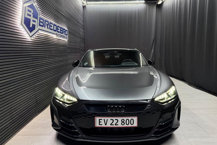 Grå Audi e-tron GT fra 2021