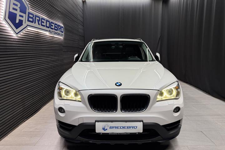 Hvid BMW X1 fra 2014