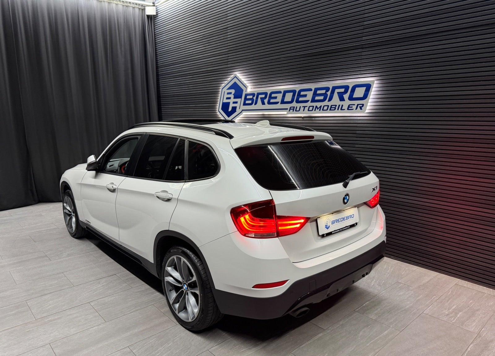 Hvid BMW X1 fra 2014