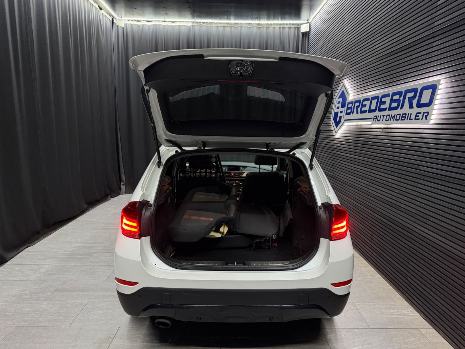 Hvid BMW X1 fra 2014