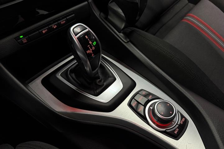 Hvid BMW X1 fra 2014