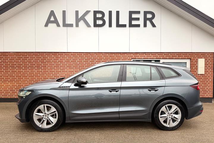 Blå Skoda Enyaq fra 2021