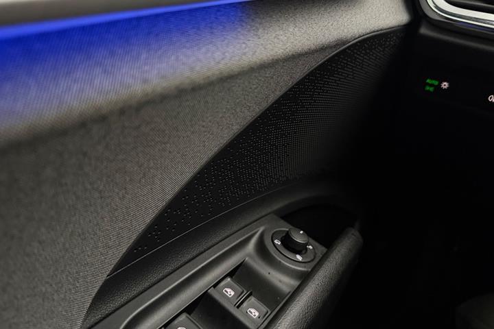 Blå Skoda Enyaq fra 2021