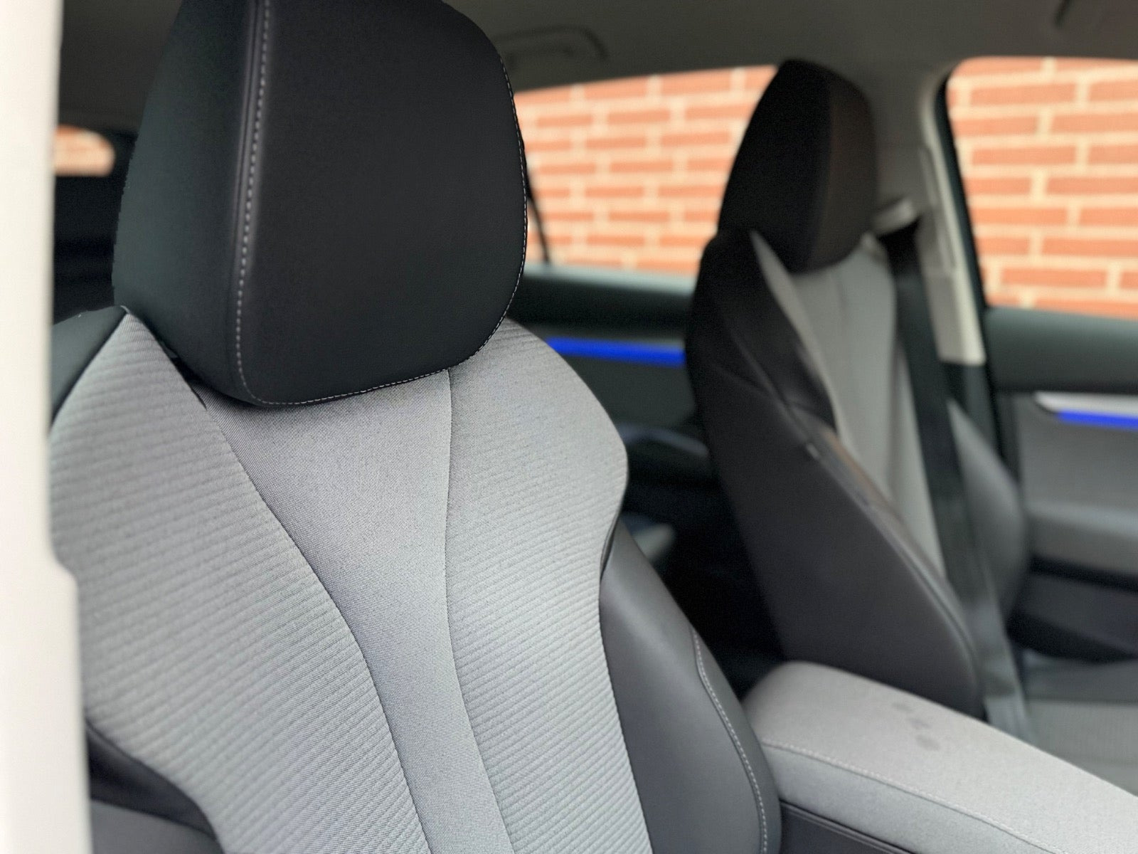 Blå Skoda Enyaq fra 2021