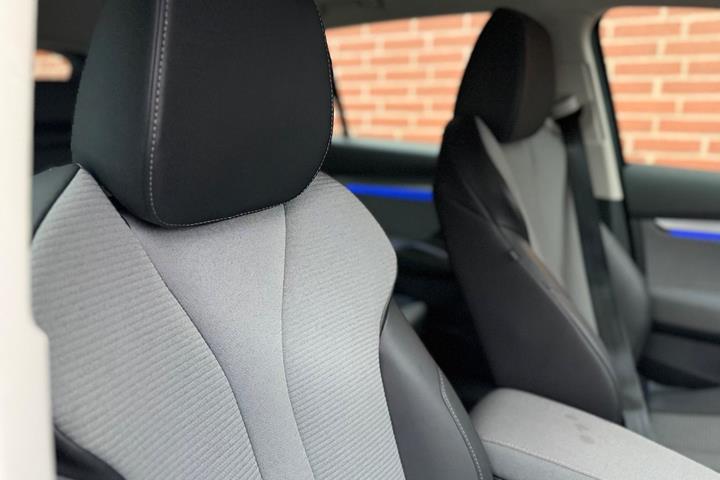 Blå Skoda Enyaq fra 2021