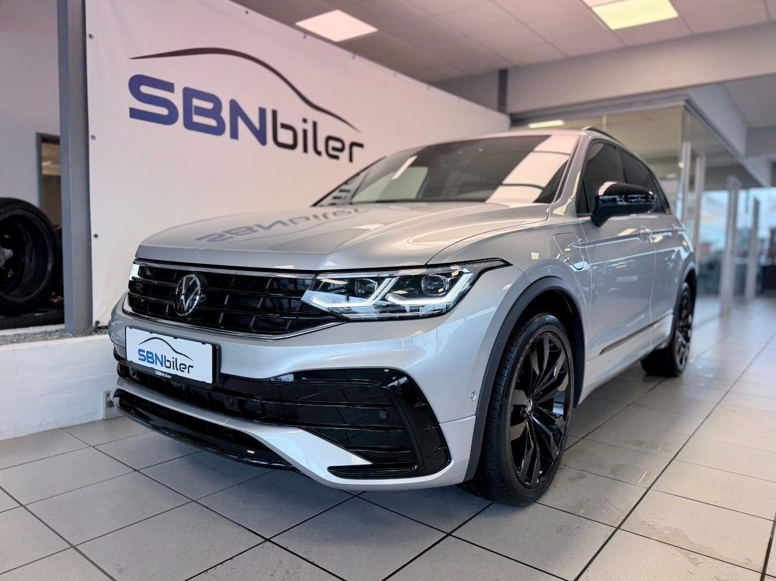 Sølv VW Tiguan fra 2024