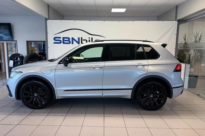 Sølv VW Tiguan fra 2024
