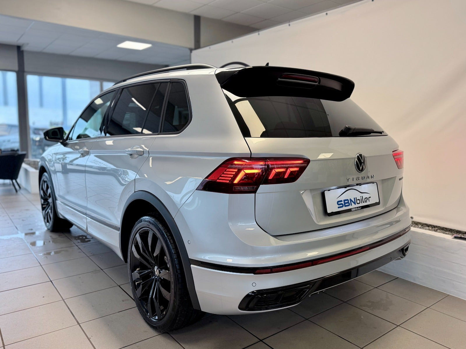 Sølv VW Tiguan fra 2024