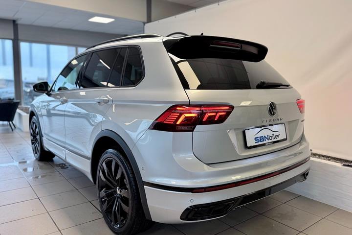 Sølv VW Tiguan fra 2024