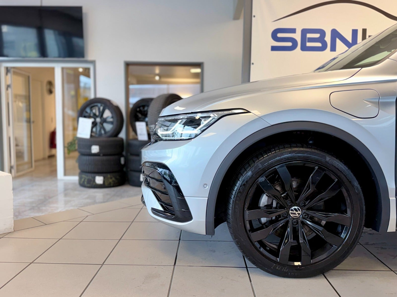 Sølv VW Tiguan fra 2024