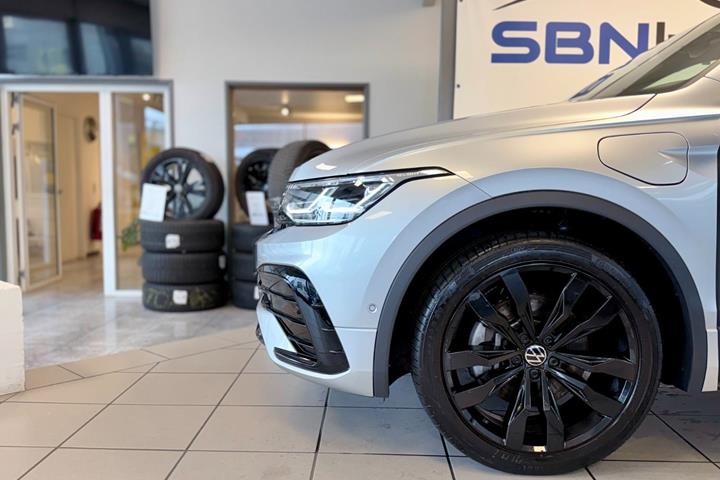 Sølv VW Tiguan fra 2024