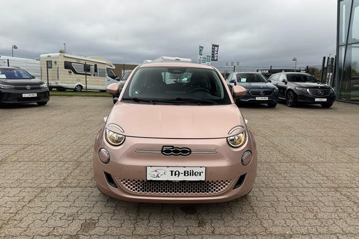 Grå Fiat 500e fra 2024