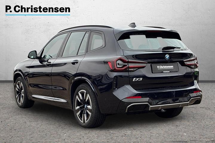 Sort BMW iX3 fra 2024