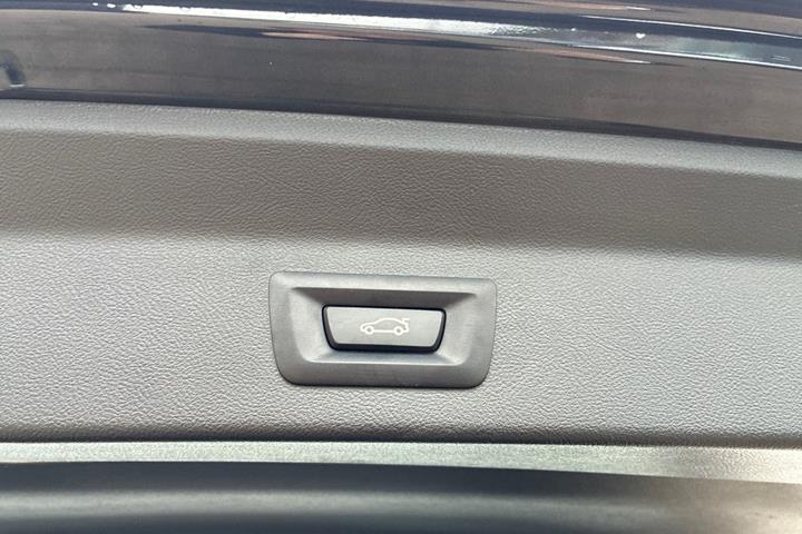 Sort BMW iX3 fra 2024