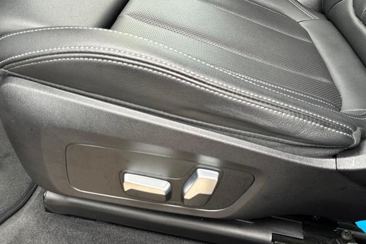 Sort BMW iX3 fra 2024