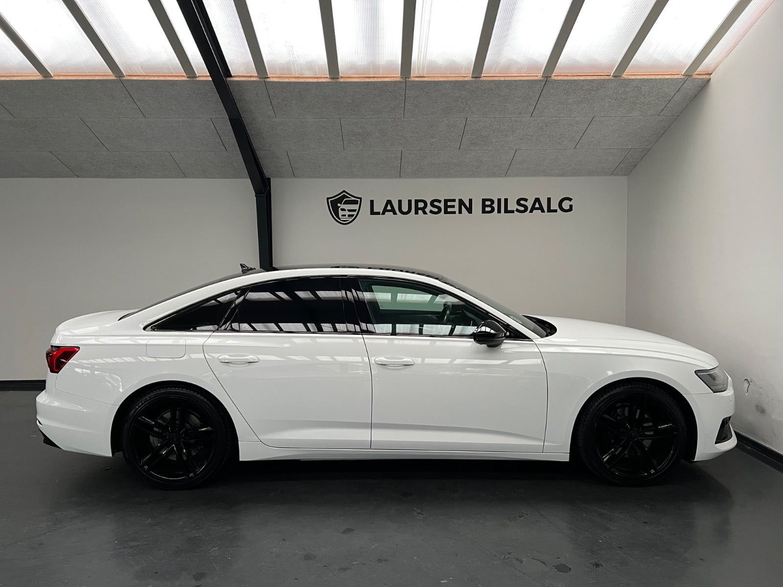 Hvid Audi A6 fra 2019