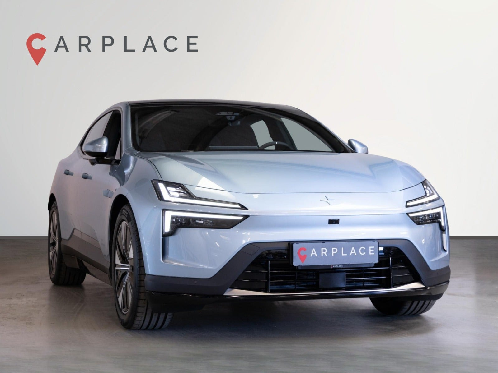 Blå Polestar 4 fra 2025