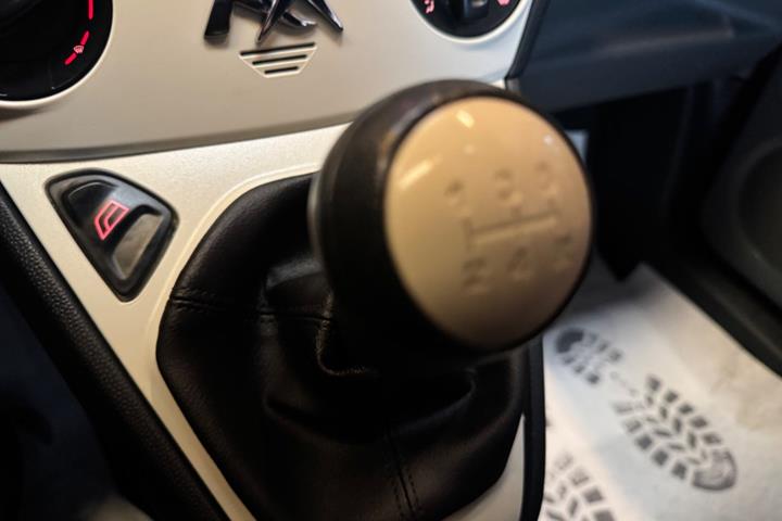 Sort Ford Ka fra 2015