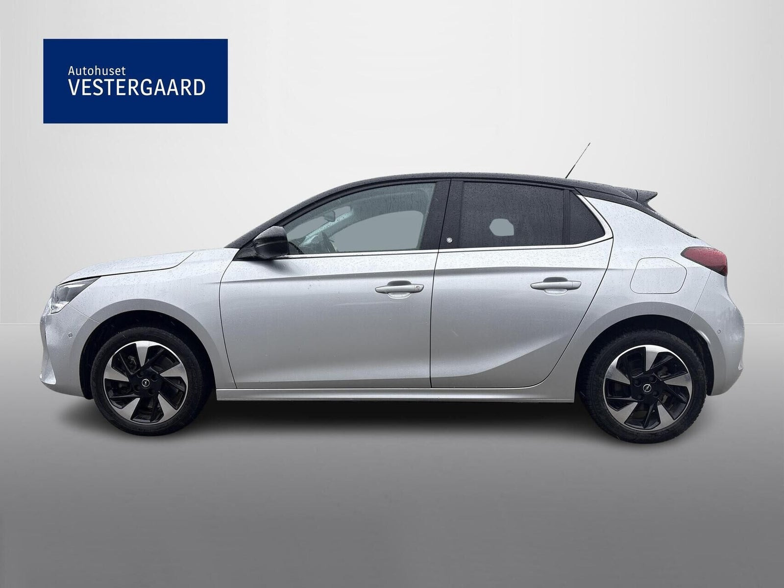 Sølv Opel Corsa-e fra 2023