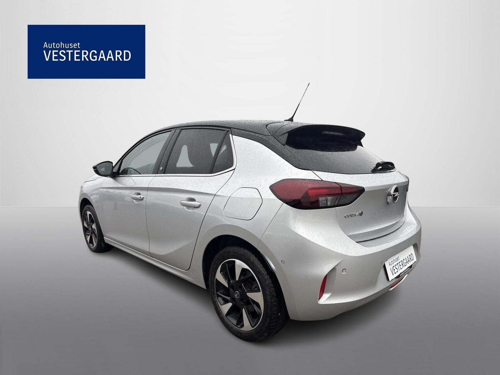 Sølv Opel Corsa-e fra 2023