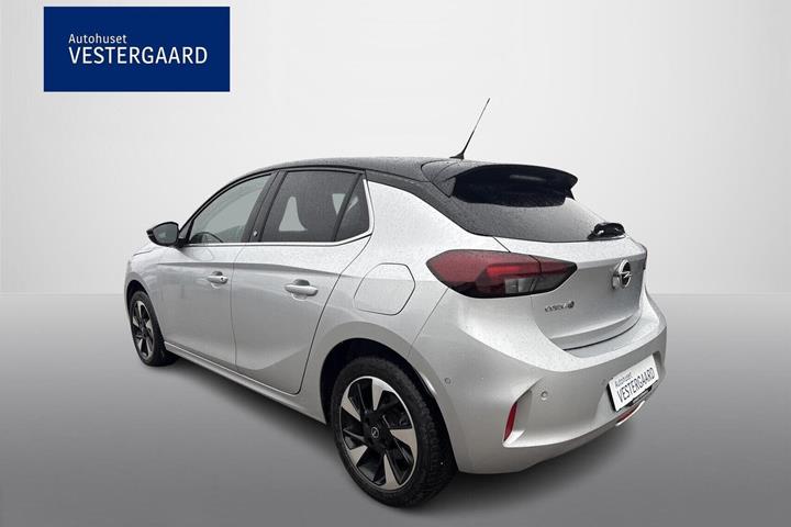 Sølv Opel Corsa-e fra 2023