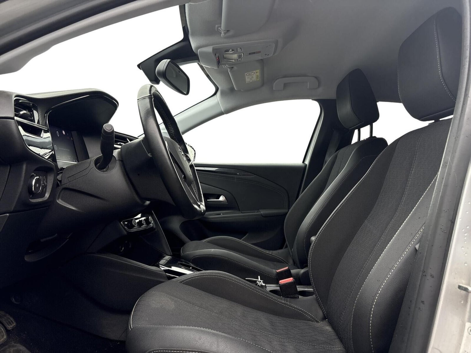 Sølv Opel Corsa-e fra 2023