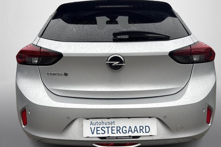 Sølv Opel Corsa-e fra 2023